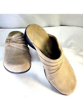 Croft & Barrow Tan Suede Clogs Women's Size 8